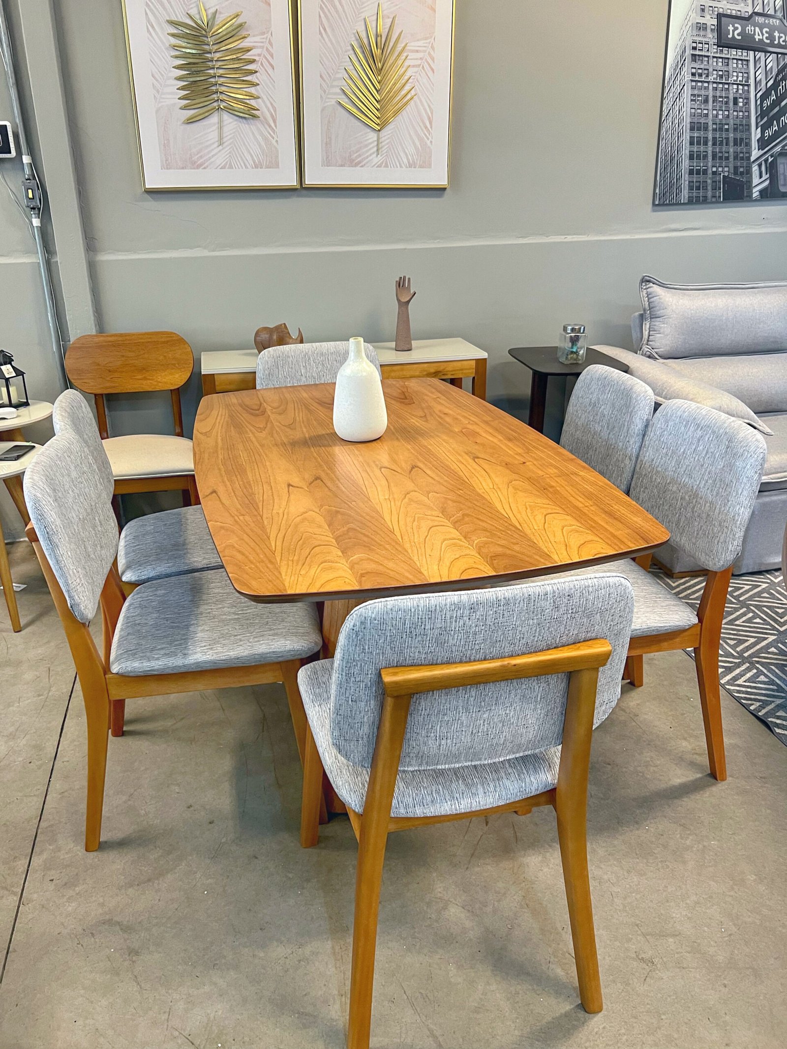 Mesa de Jantar com Cadeiras