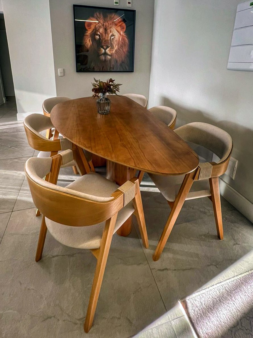 Mesa de Jantar com Cadeiras