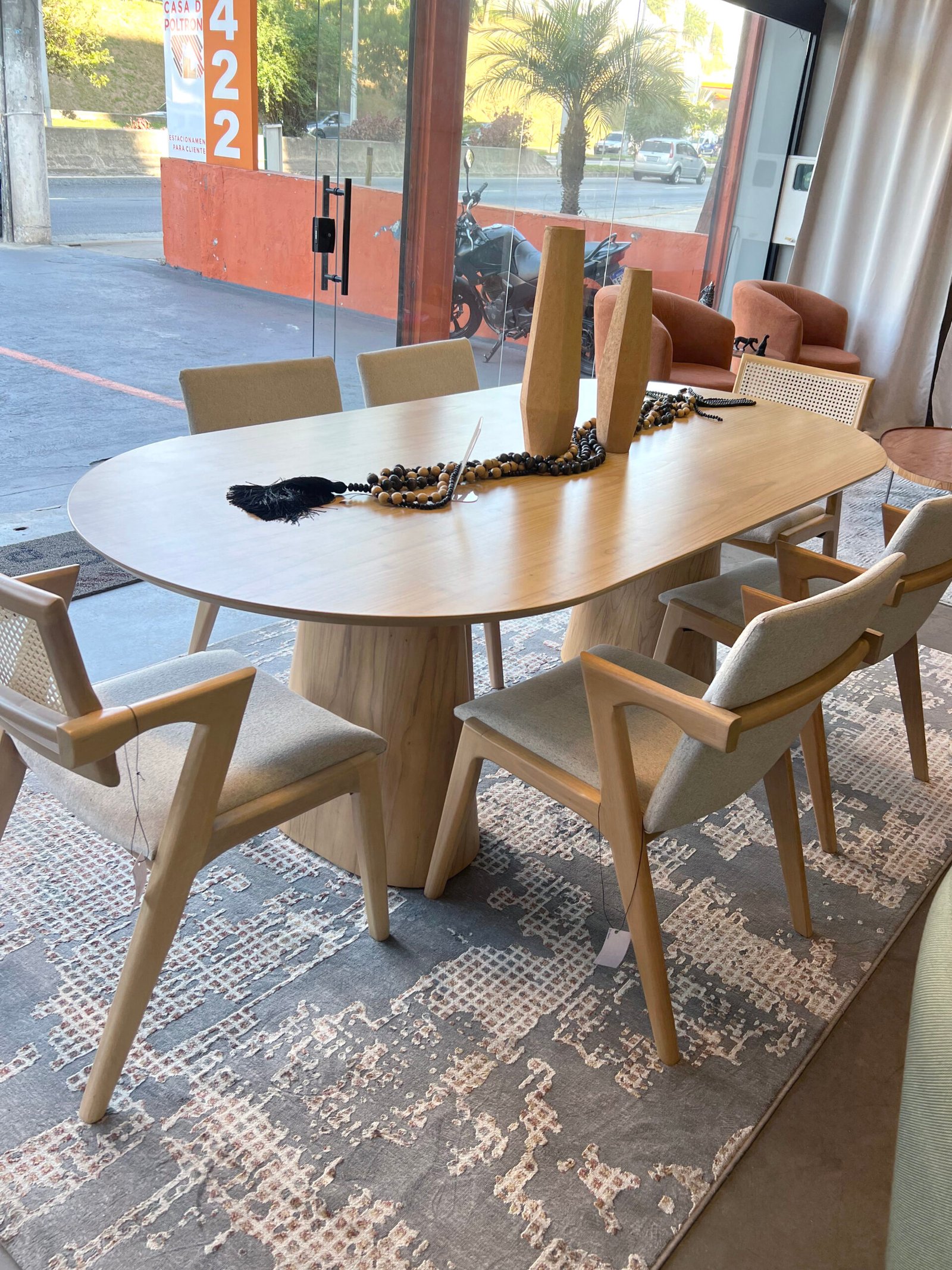 Mesa de Jantar com Cadeiras