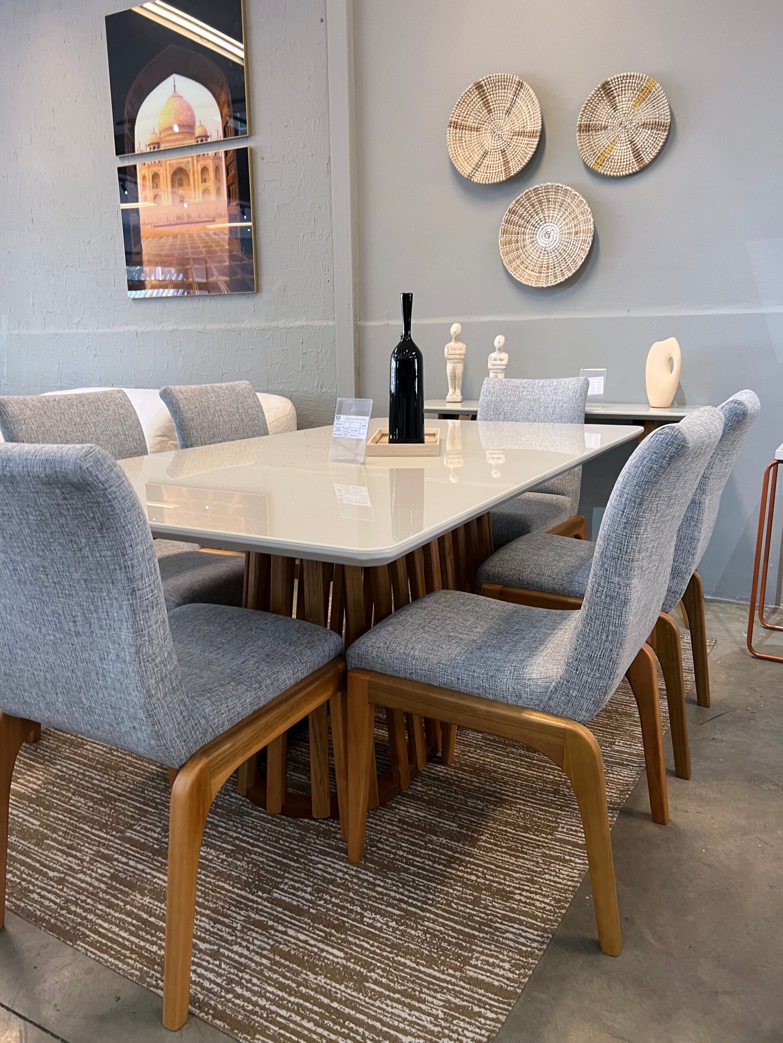 Mesa de Jantar com Cadeiras