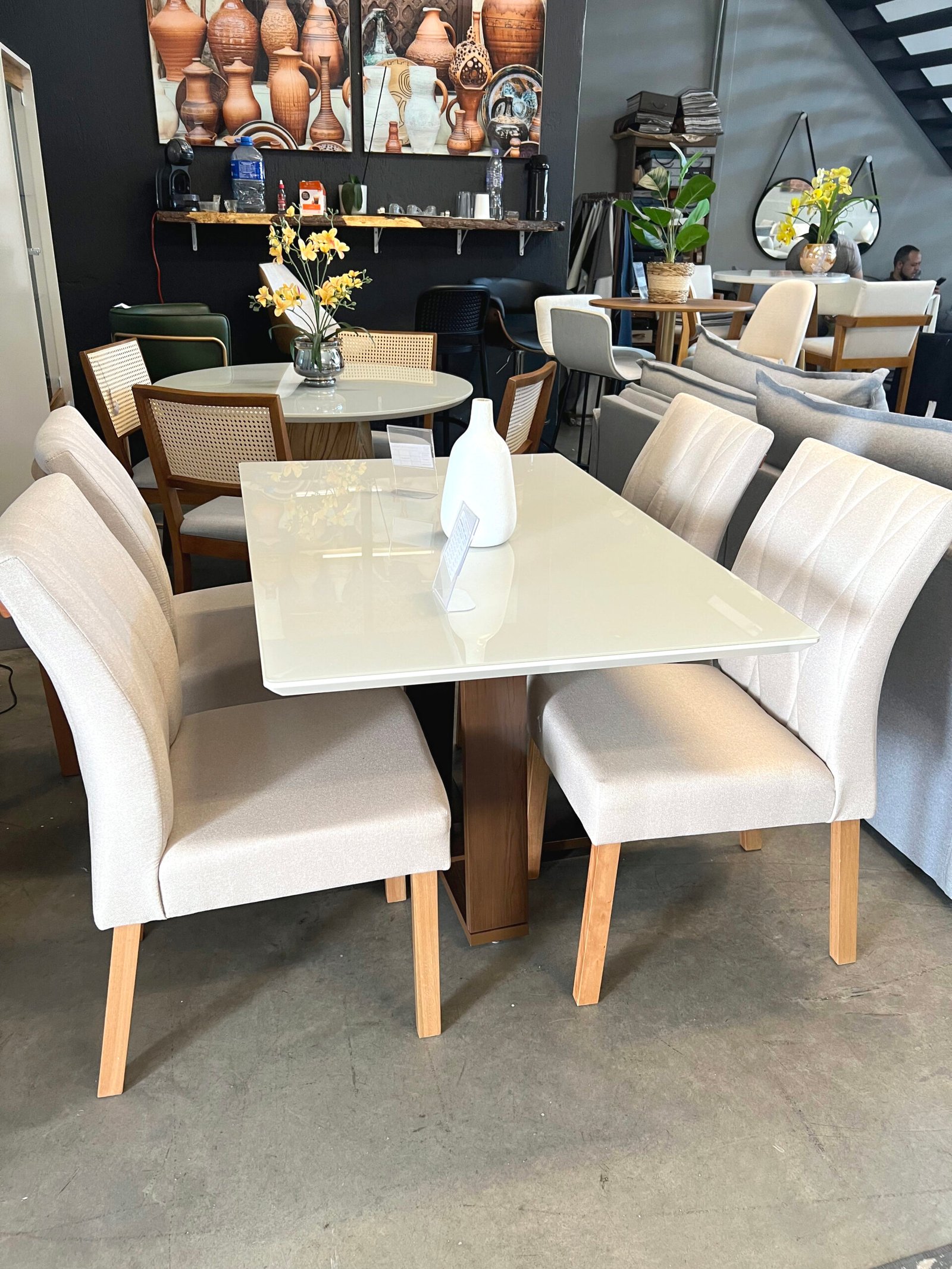 Mesa de Jantar com Cadeiras