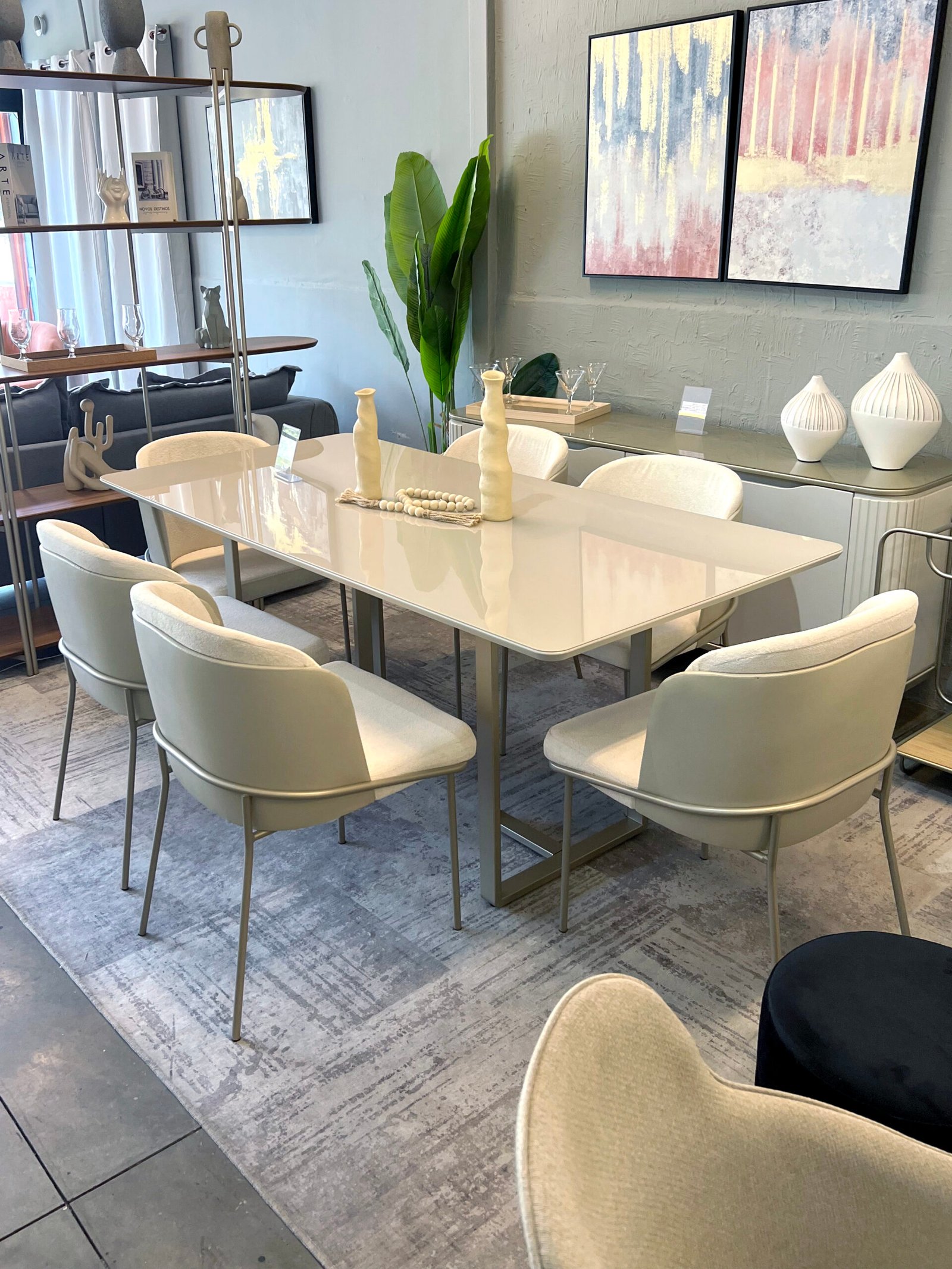 Mesa de Jantar com Cadeiras